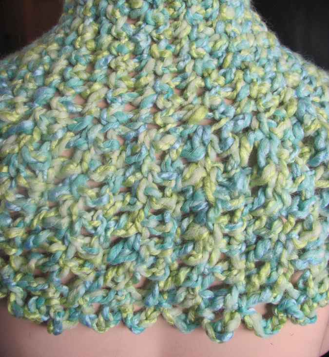 large image of art item: accessory &ndash; capelet crochet green with button