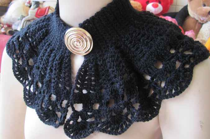 large image of art item: accessory &ndash; capelet black