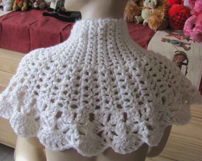 large image of art item: accessory &ndash; capelet white