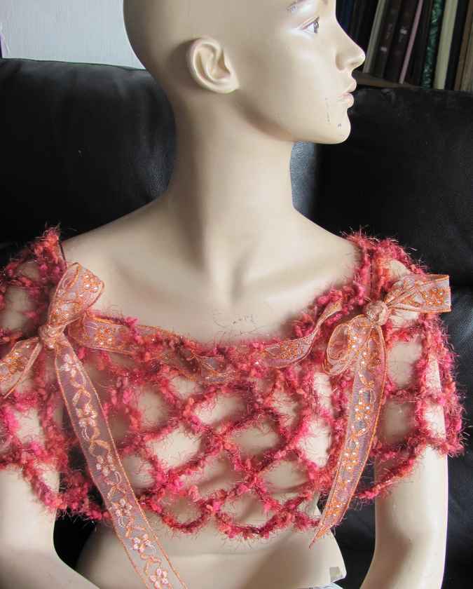 large image of art item: accessory &ndash; capelet net crochet red