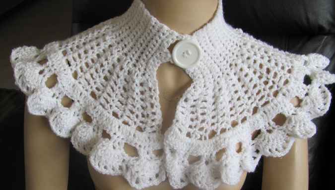 large image of art item: accessory &ndash; capelet white