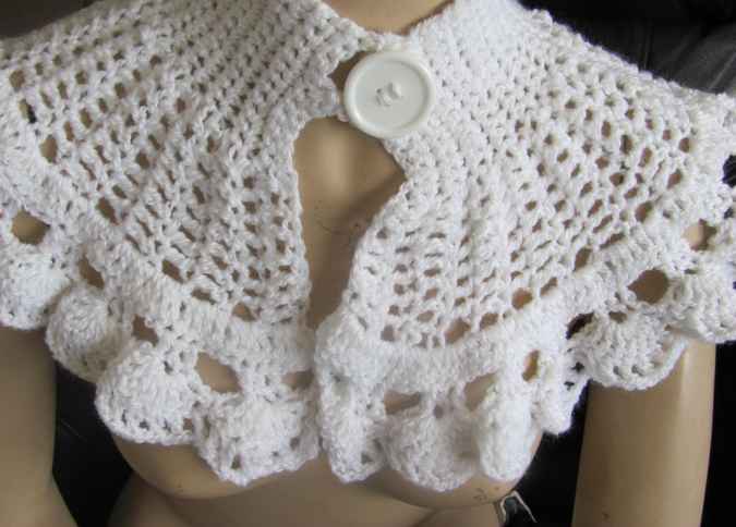 large image of art item: accessory &ndash; capelet white