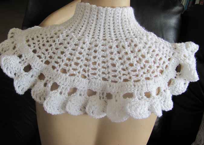 large image of art item: accessory &ndash; capelet white