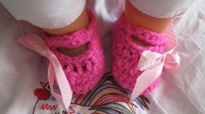 large image of art item: accessory &ndash; baby shoes