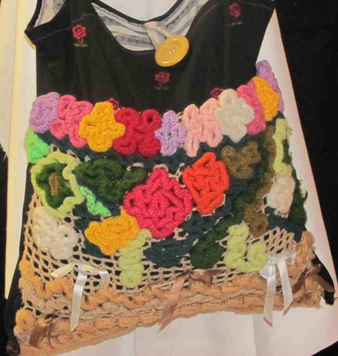 large image of art item: bag &ndash; black crochet flowers and patterns