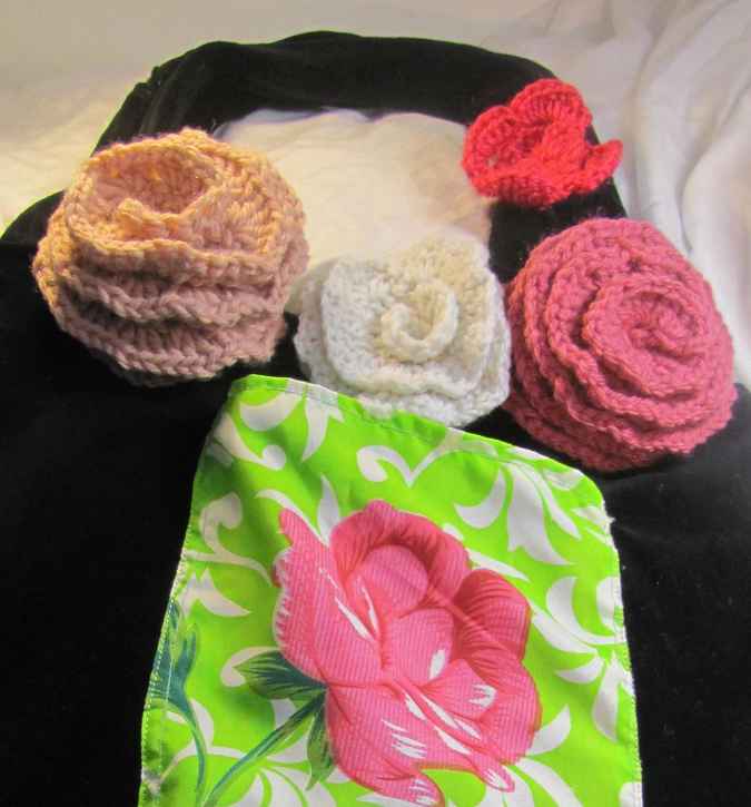 large image of art item: bag &ndash; black green crochet flowers