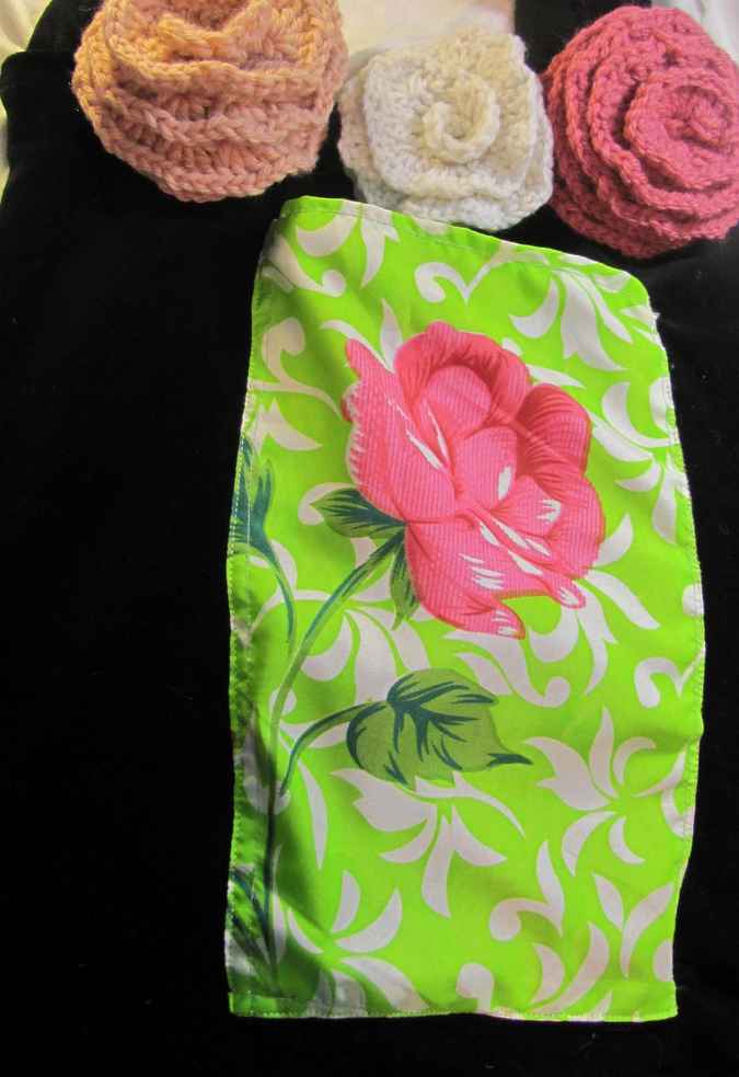 large image of art item: bag &ndash; black green crochet flowers