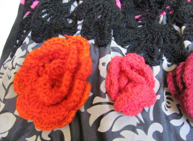 large image of art item: bag &ndash; black motif plant white flower crochet red