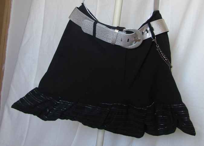 large image of art item: bag &ndash; black with silver belt