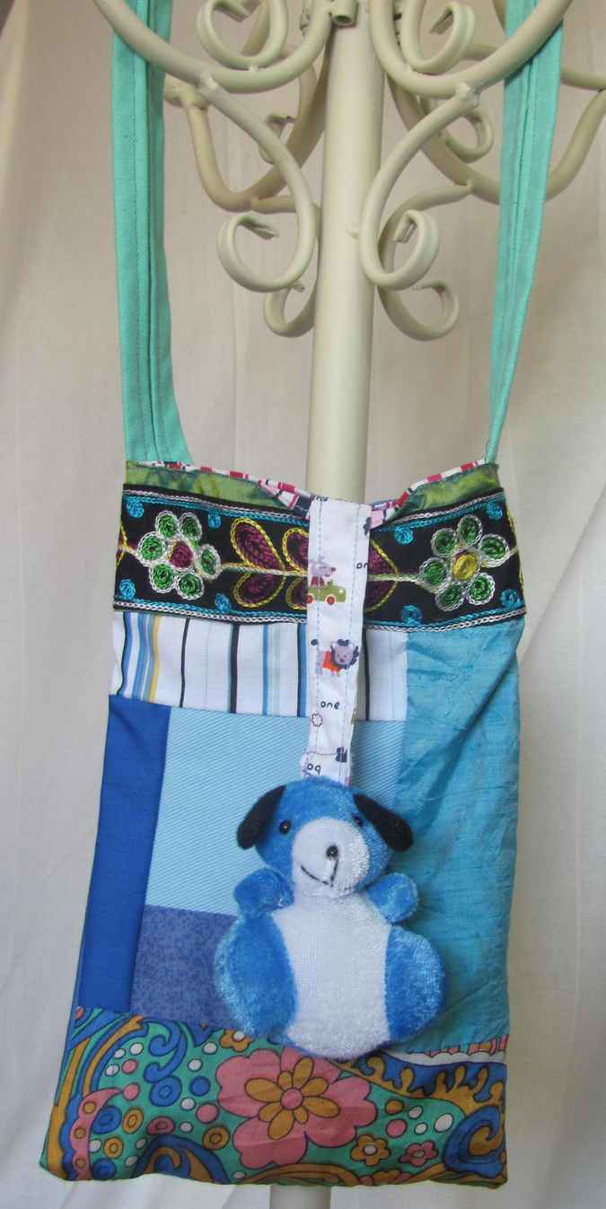 large image of art item: bag &ndash; blue fuzzy dog