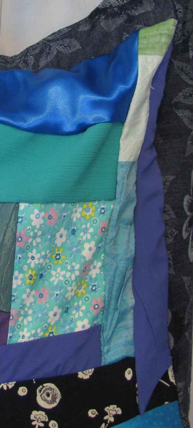 large image of art item: bag &ndash; blue quiltwork flower motif