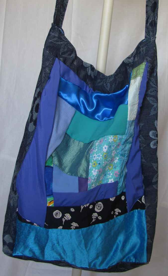 large image of art item: bag &ndash; blue quiltwork flower motif