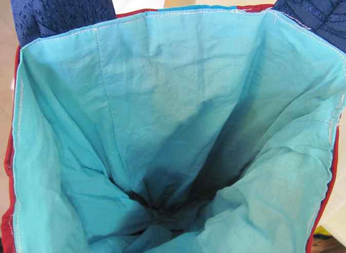 large image of art item: bag &ndash; blue red geometric