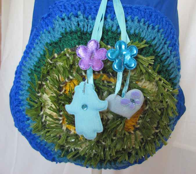 large image of art item: bag &ndash; blue with crochet disc blue green yellow