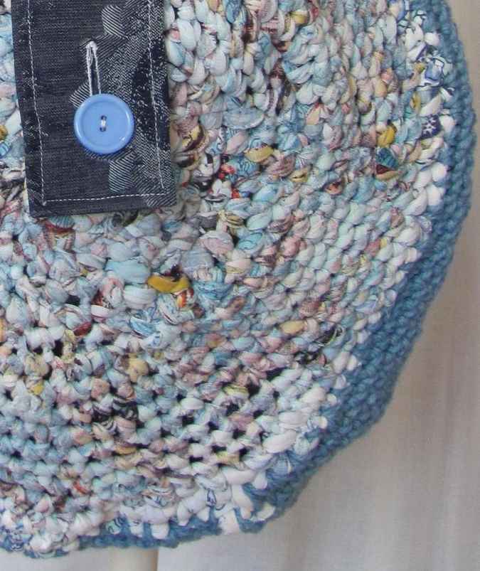 large image of art item: bag &ndash; button blue crochet disc
