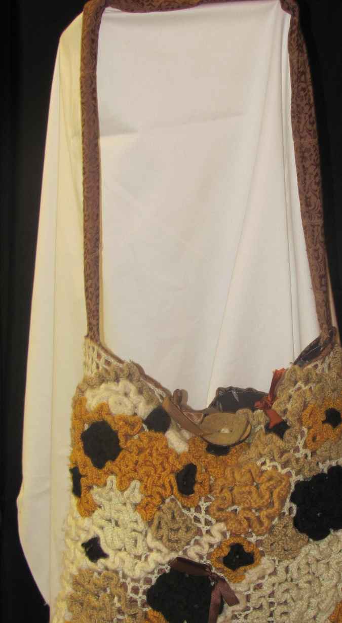 large image of art item: bag &ndash; button brown crochet