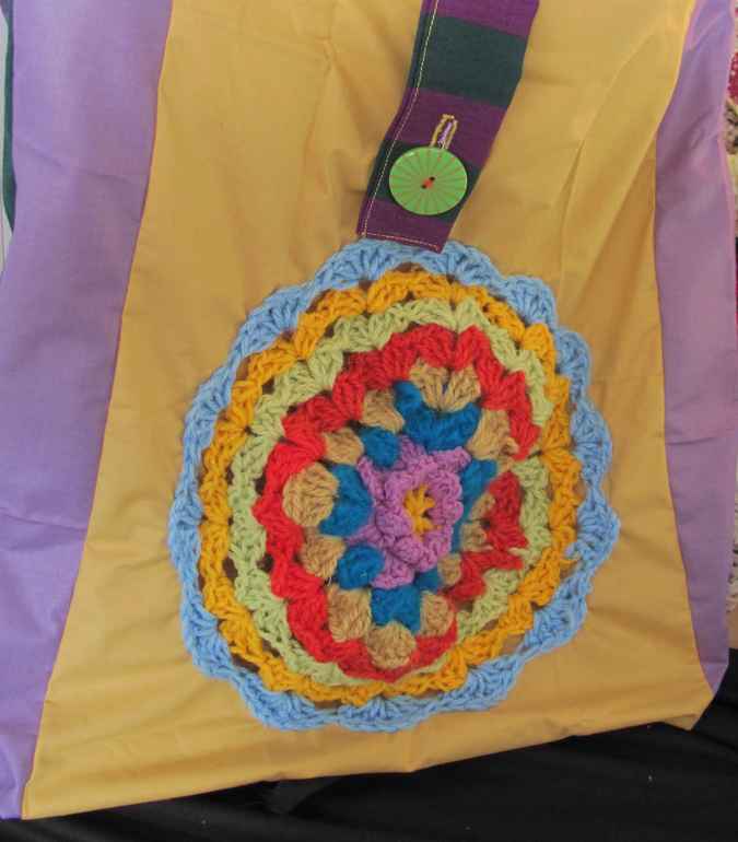large image of art item: bag &ndash; button green circle crochet