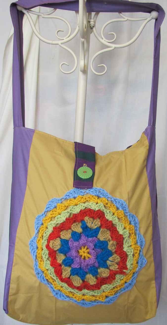 large image of art item: bag &ndash; button green circle crochet