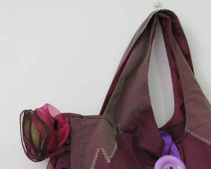 large image of art item: bag &ndash; button pink