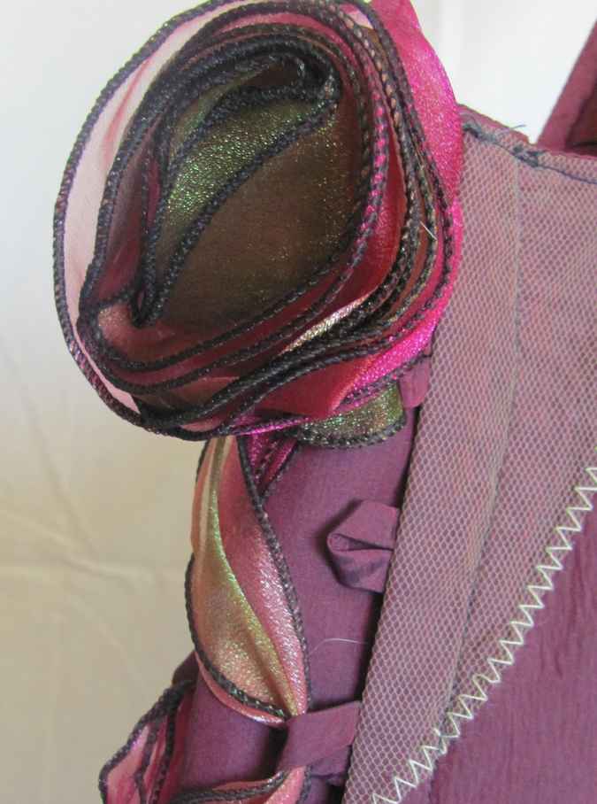 large image of art item: bag &ndash; button pink