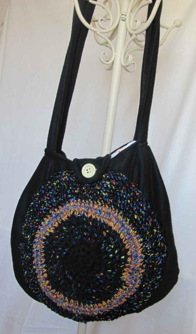 large image of art item: bag &ndash; button white black crochet disc