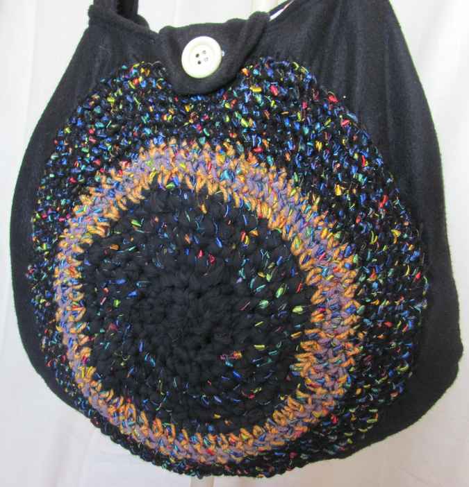 large image of art item: bag &ndash; button white black crochet disc