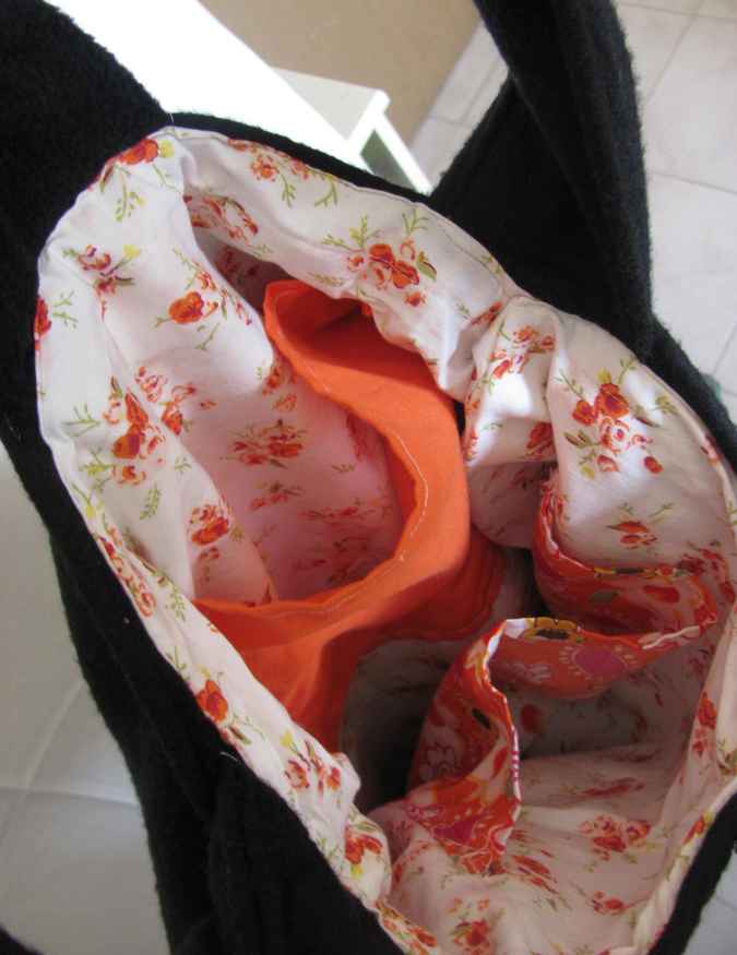 large image of art item: bag &ndash; button white black crochet disc