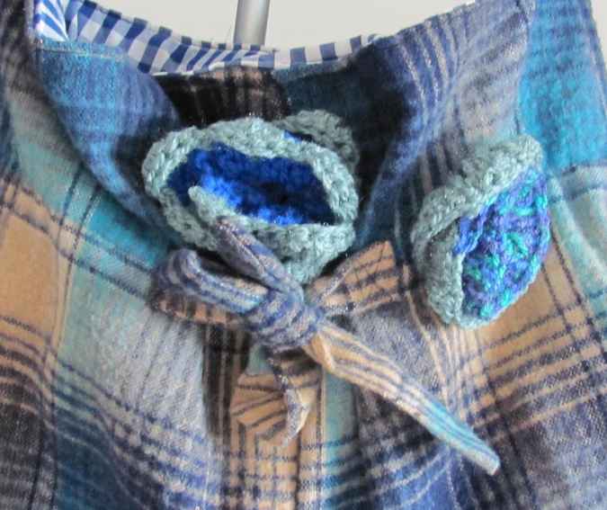 large image of art item: bag &ndash; checkered blue flowers crochet blue