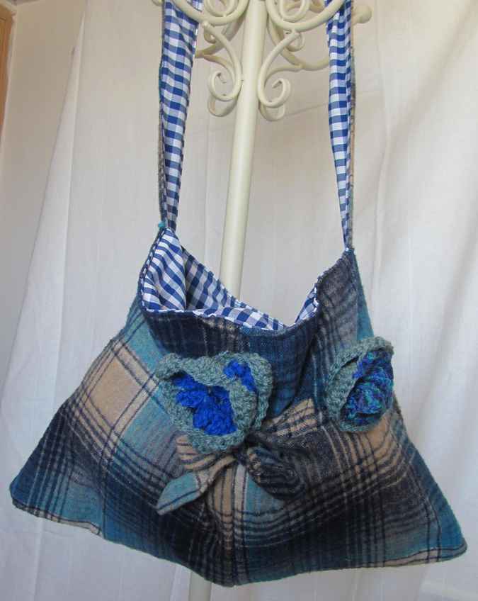 large image of art item: bag &ndash; checkered blue flowers crochet blue
