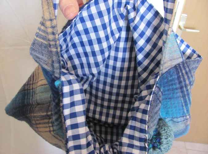 large image of art item: bag &ndash; checkered blue flowers crochet blue