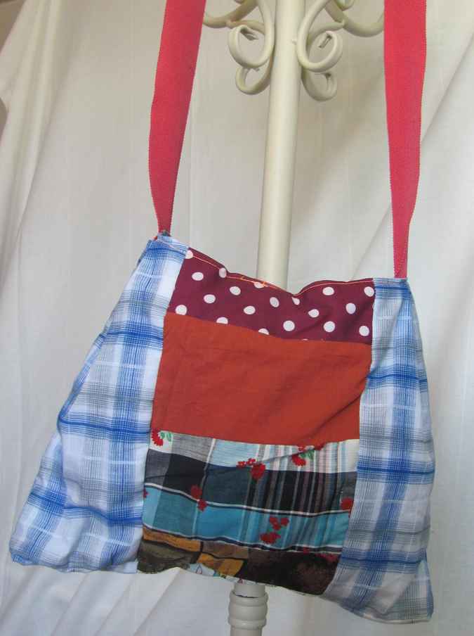 large image of art item: bag &ndash; checkered blue white with pink white quiltwork