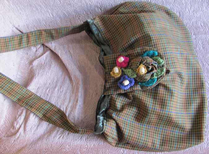 large image of art item: bag &ndash; checkered flowers with beads