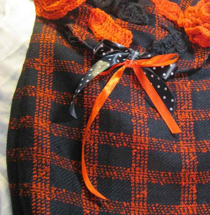 large image of art item: bag &ndash; checkered orange black