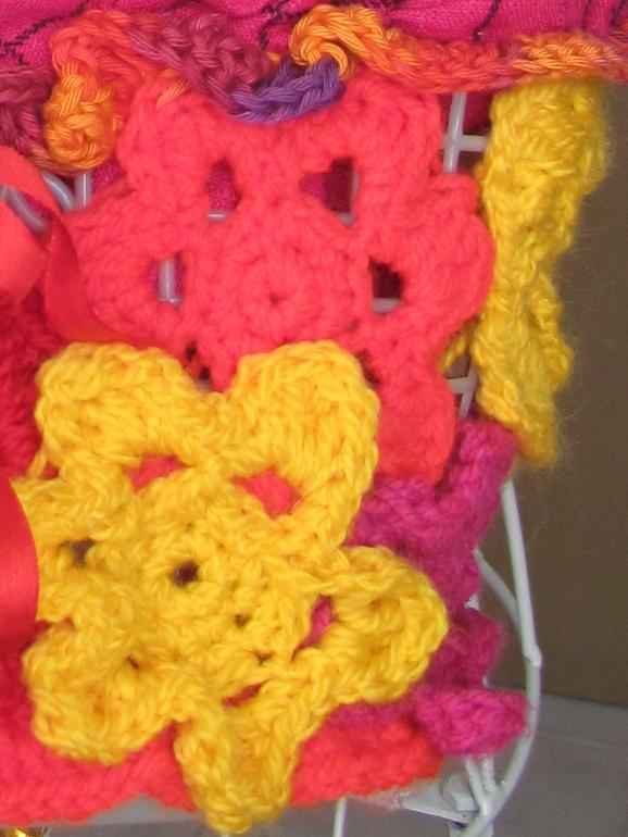 large image of art item: bag &ndash; checkered pink crochet flowers red yellow