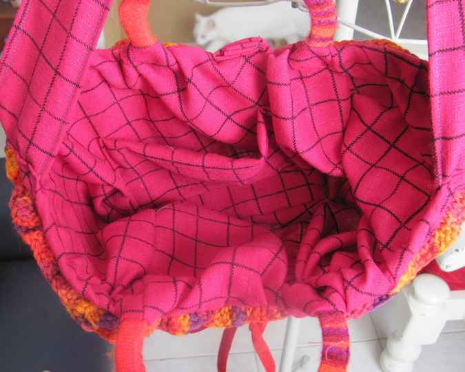 large image of art item: bag &ndash; checkered pink crochet flowers red yellow