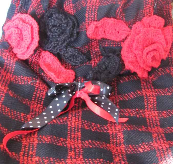 large image of art item: bag &ndash; checkered red black