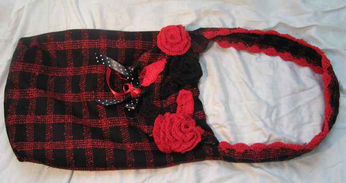 large image of art item: bag &ndash; checkered red black