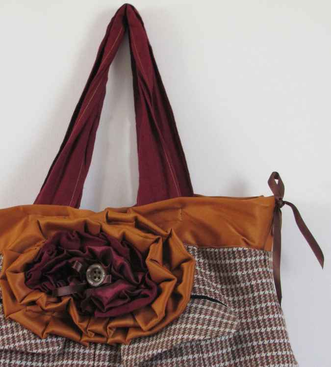 large image of art item: bag &ndash; checkered with orange crimson rose