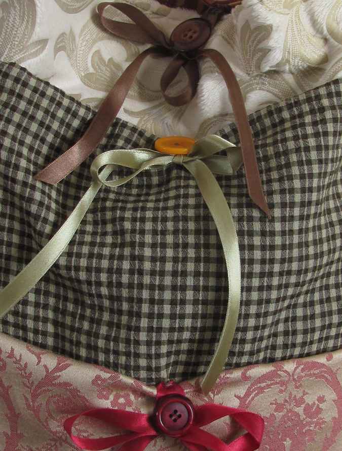 large image of art item: bag &ndash; checkered with quiltwork cream pink peach plant motif