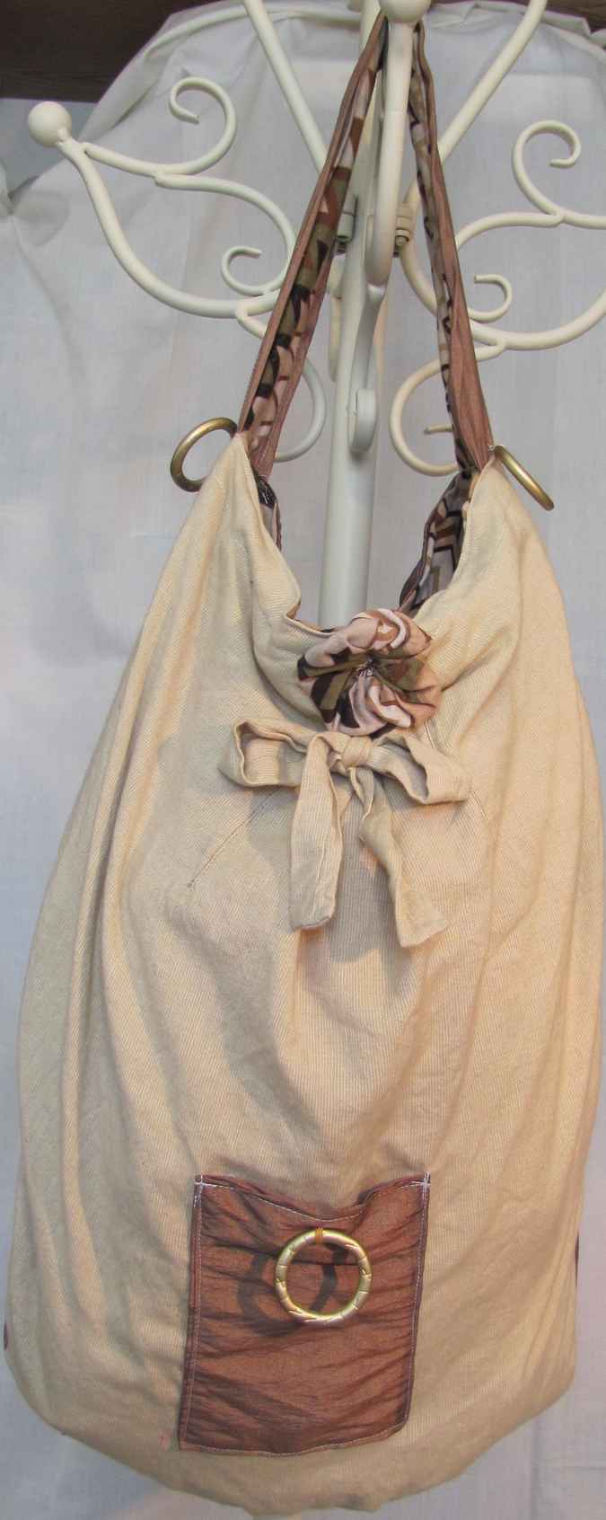 large image of art item: bag &ndash; cream brown with ring