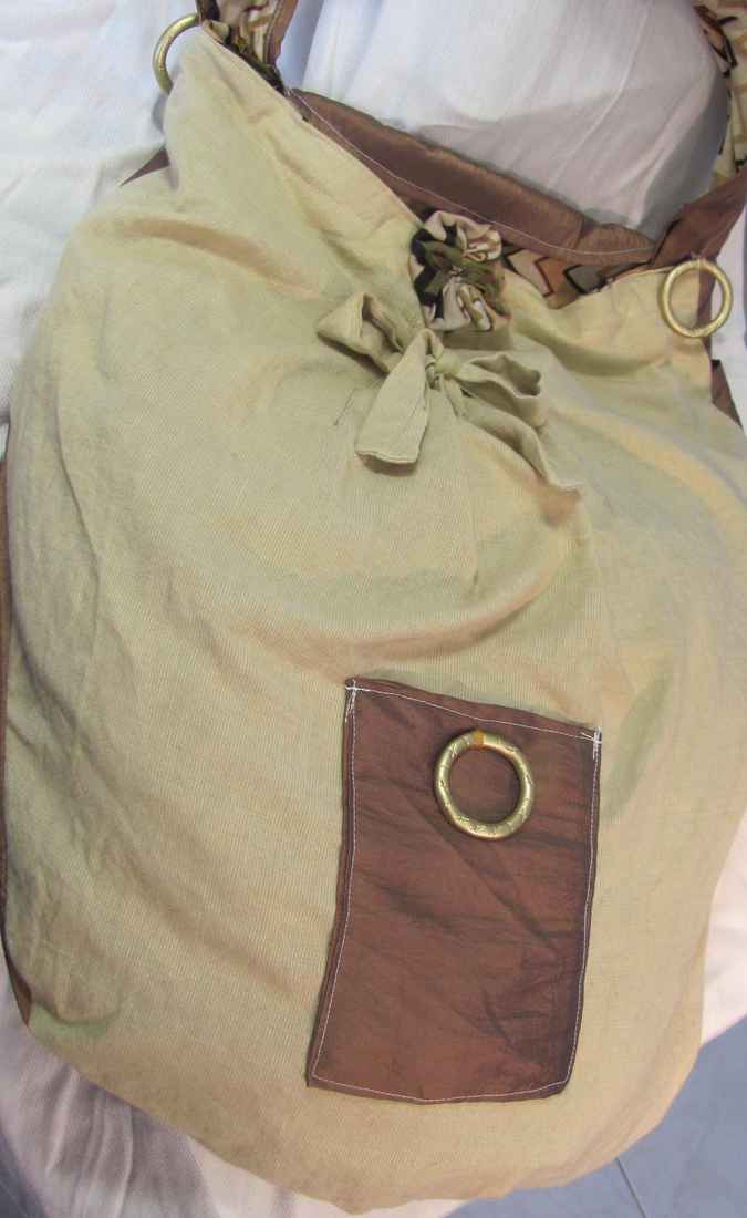 large image of art item: bag &ndash; cream brown with ring
