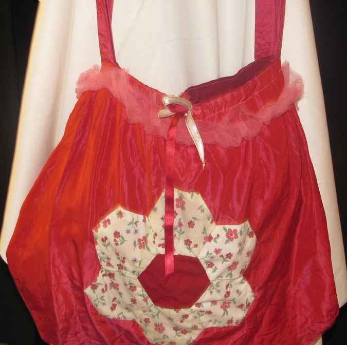 large image of art item: bag &ndash; crimson hexagons quiltwork