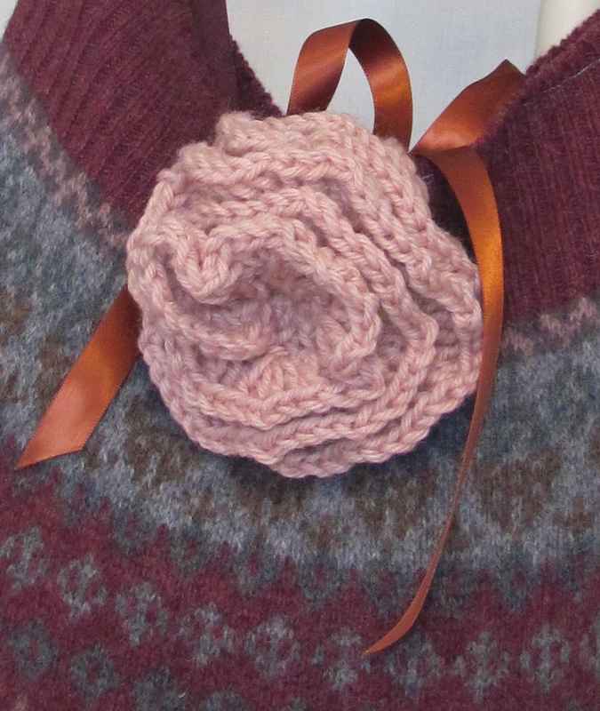 large image of art item: bag &ndash; crochet crimson flower peach