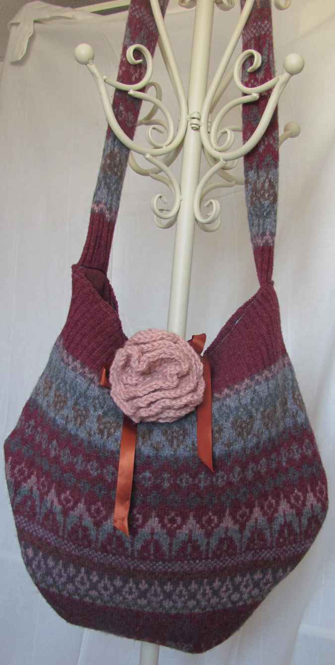 large image of art item: bag &ndash; crochet crimson flower peach