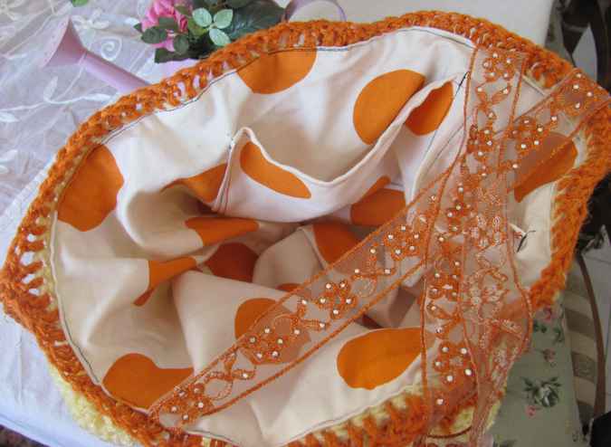 large image of art item: bag &ndash; crochet orange cream