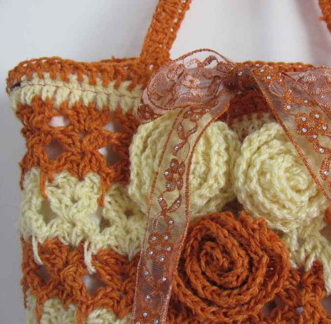 large image of art item: bag &ndash; crochet orange cream