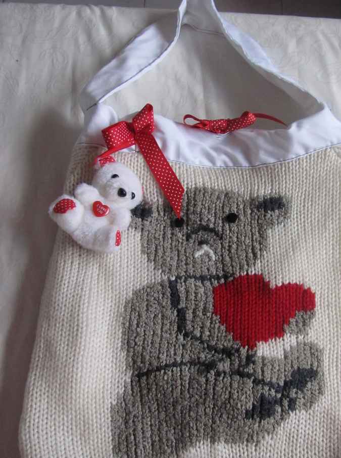 large image of art item: bag &ndash; white knitted teddy bear