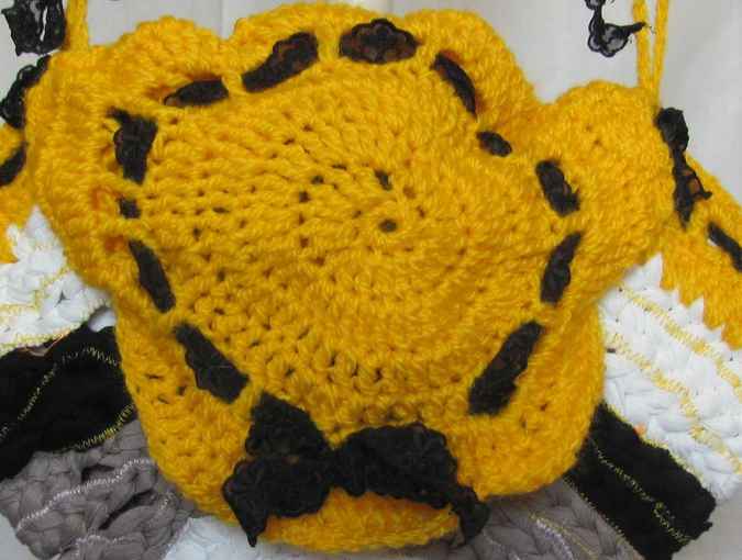 large image of art item: bag &ndash; crochet yellow black white