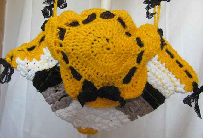 large image of art item: bag &ndash; crochet yellow black white