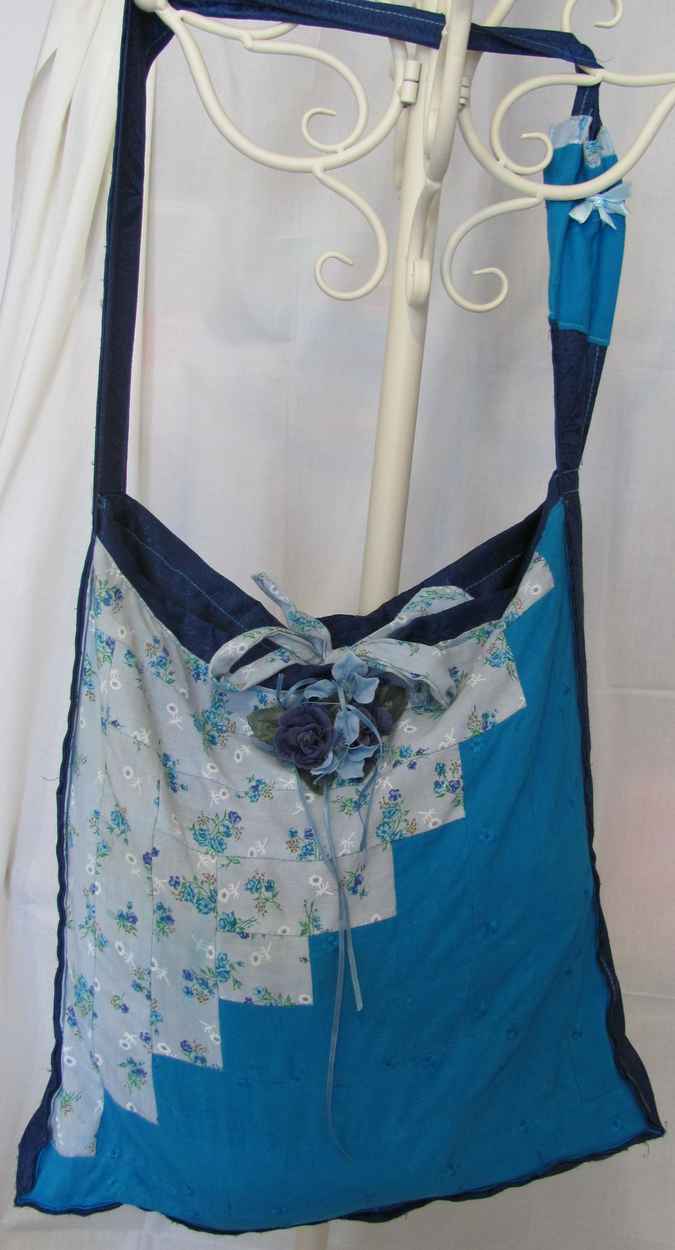 large image of art item: bag &ndash; diagonal turquoise white